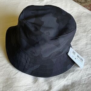 lululemon Both Ways Dark Camo/Black Reversible Bucket Hat NWT